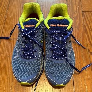 New Balance size 8 foam trail running shoe